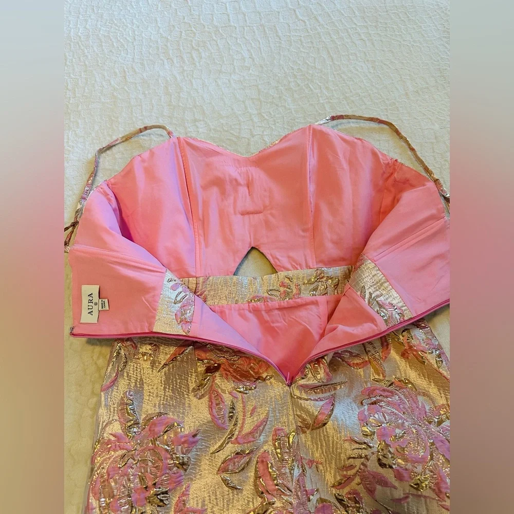 NWOT Aura Women’s Rose Gold and Pink Textured Exaggerated Bow mini dress